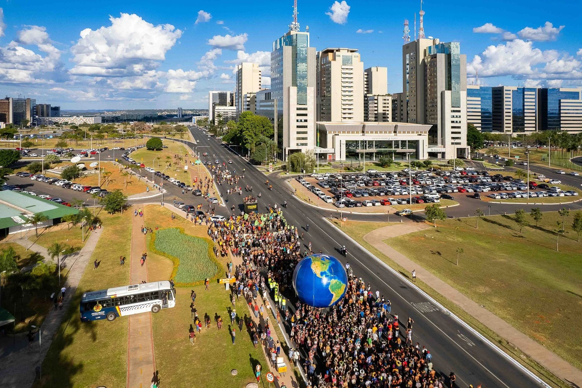 A Resistência Não Anda Só