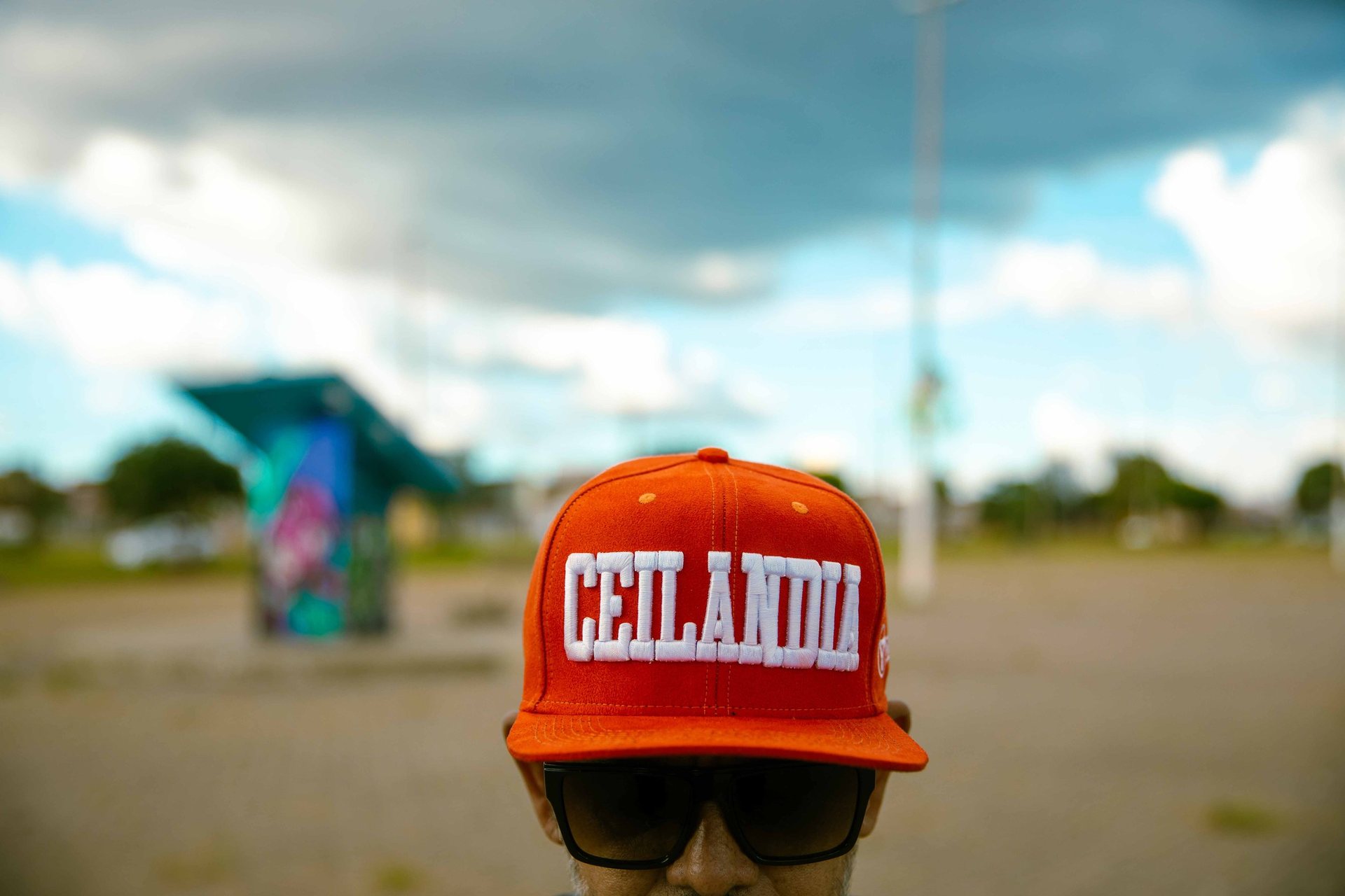 Japão, a rapper from Ceilândia, in Praça da Bíblia (Bible Square).
